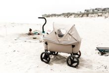 Beachwagon LITE® Faltbarer bollerwagen - Sandbraun auf strand